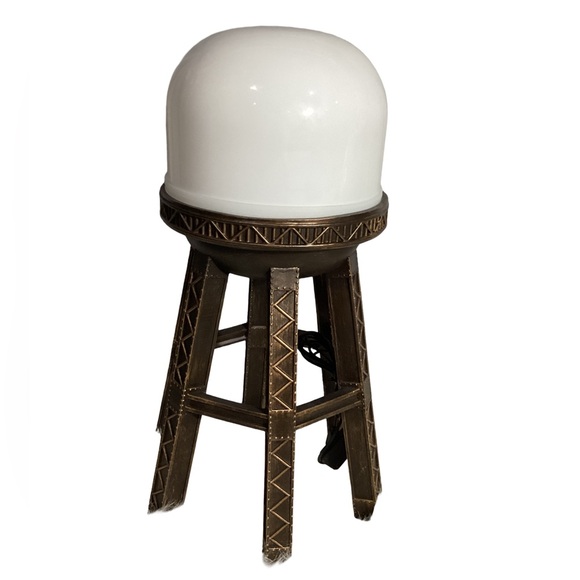 SOLD………Disney ERAS Lamp “The Walt Disney Studios” Water Tower - Picture 4 of 15